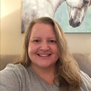 Meet your Posher, Debbie